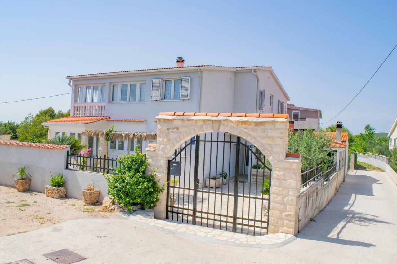 Apartments Solta Gornje Selo Ngoại thất bức ảnh