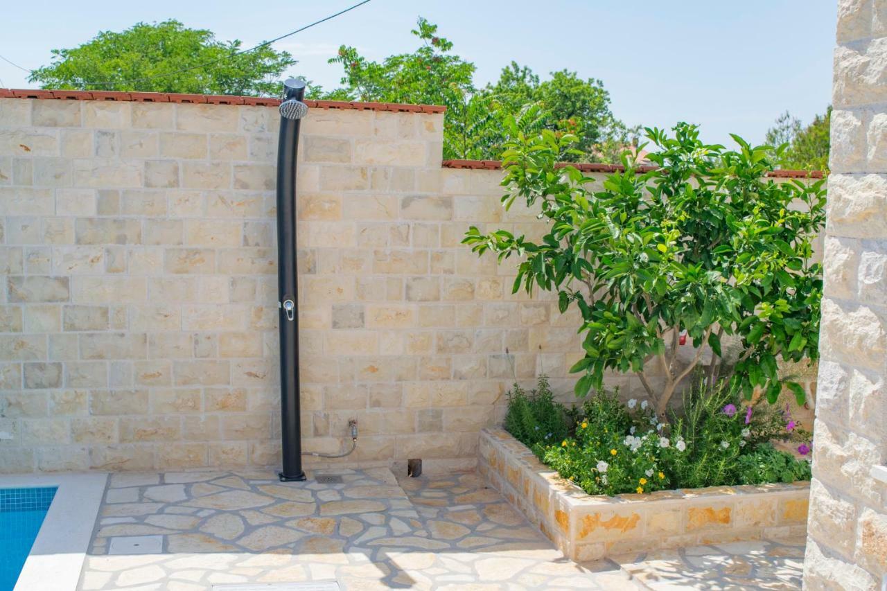 Apartments Solta Gornje Selo Ngoại thất bức ảnh
