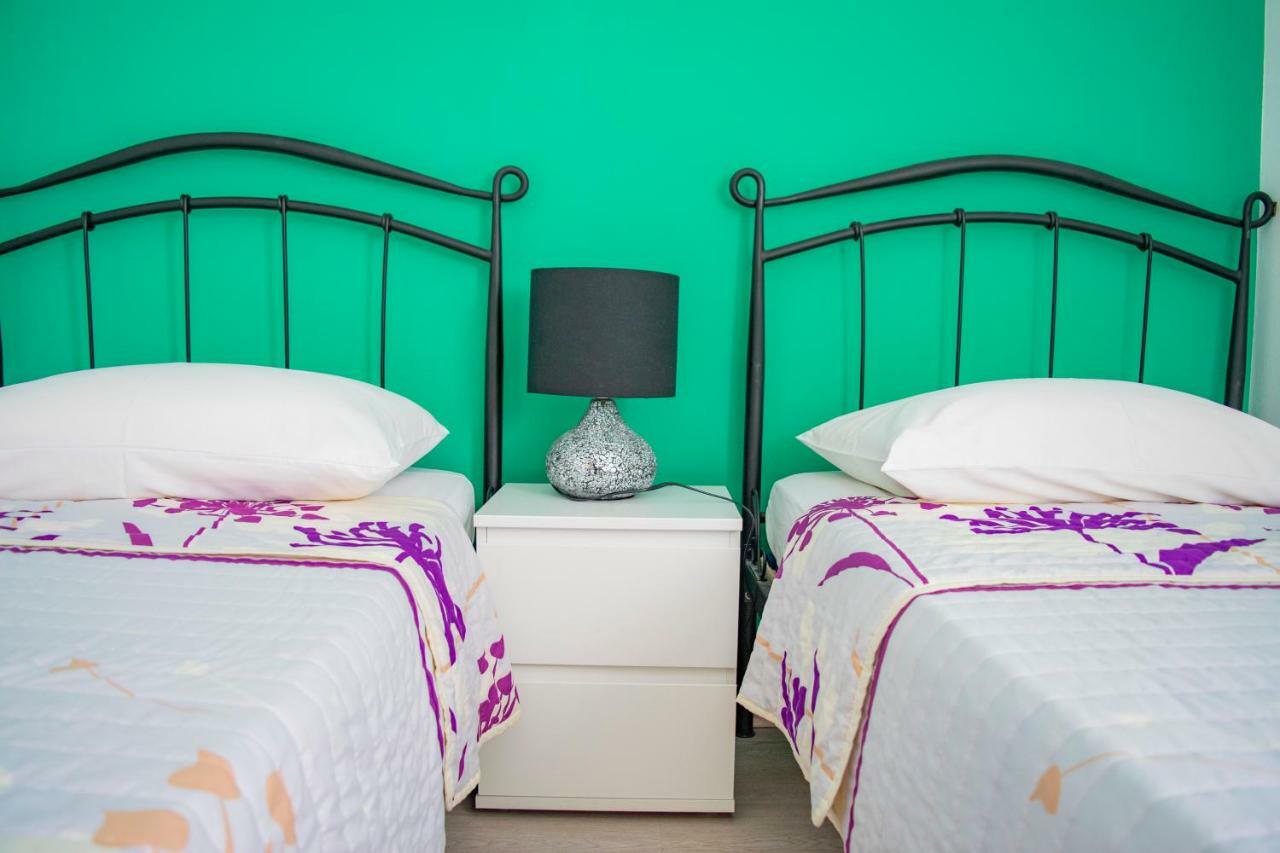 Apartments Solta Gornje Selo Ngoại thất bức ảnh