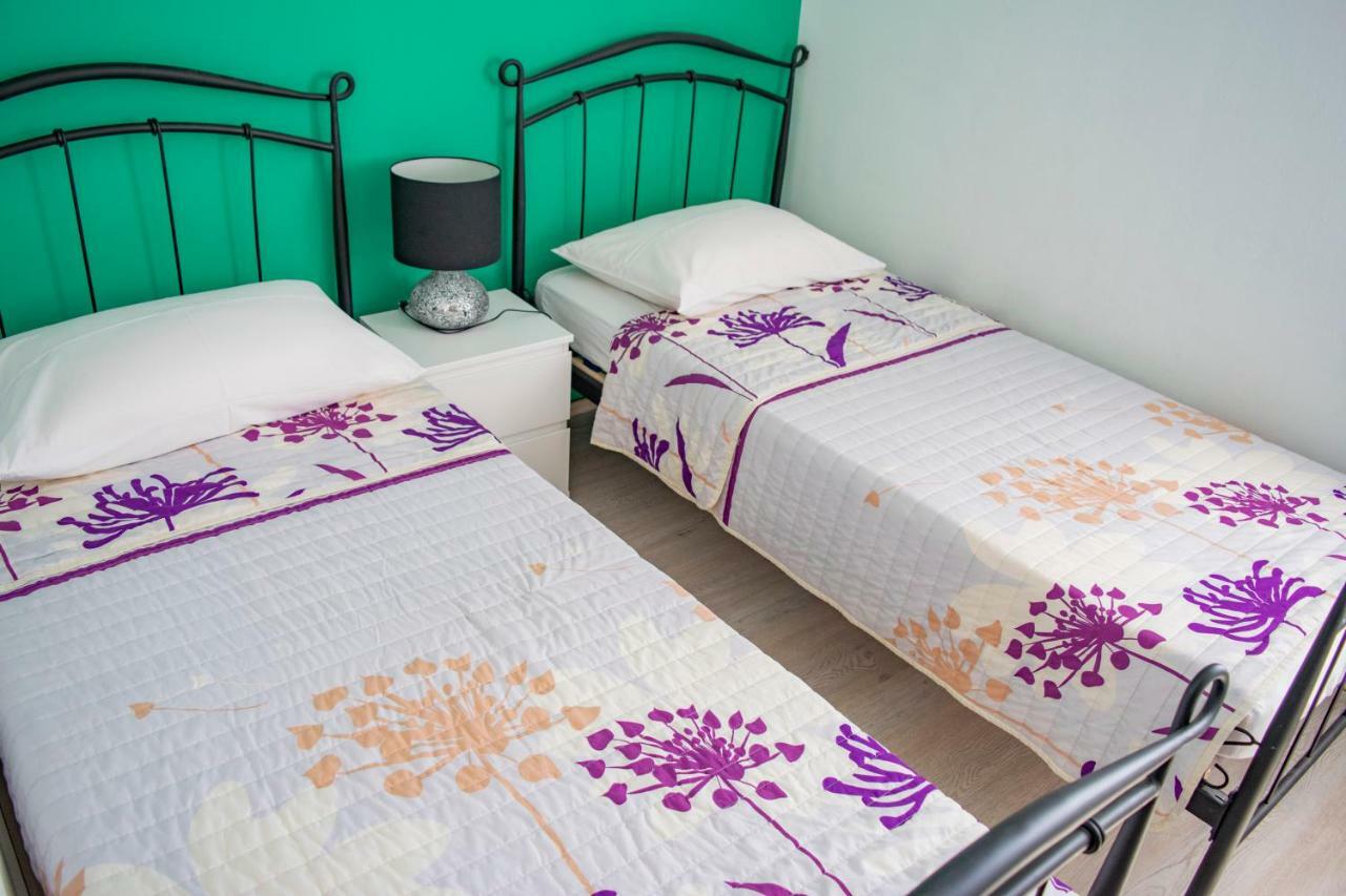 Apartments Solta Gornje Selo Ngoại thất bức ảnh