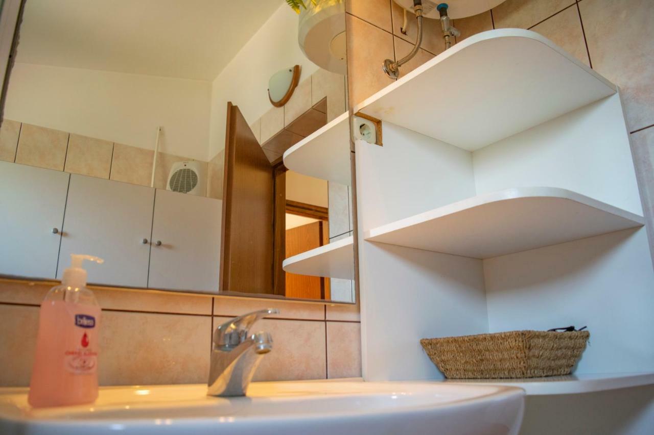 Apartments Solta Gornje Selo Ngoại thất bức ảnh