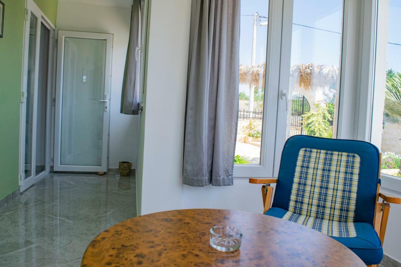 Apartments Solta Gornje Selo Ngoại thất bức ảnh